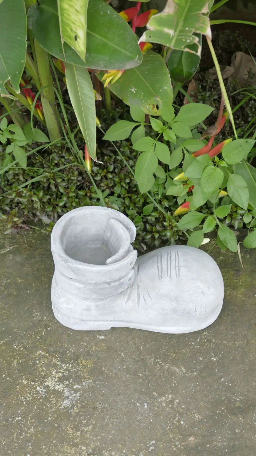  Product image 3 of the product “Sepatu - Shoe, 28,5 cm L | cast stone ”